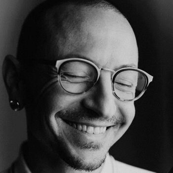Linkin Park показали чёрно-белого Честера Беннингтона (Видео)