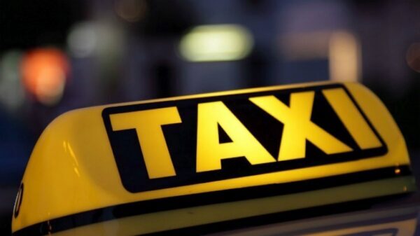 Липчанам предлагают жаловаться на таксистов