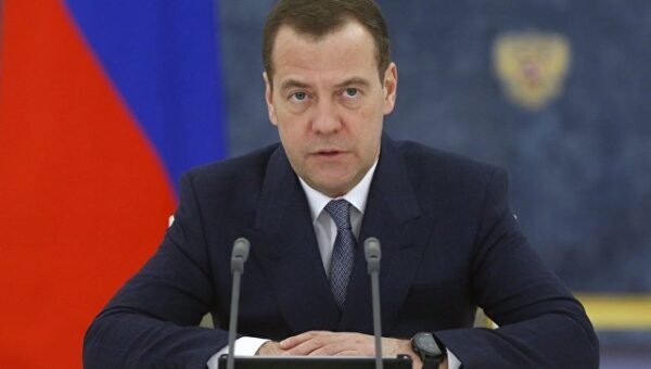 Медведев подписал распоряжение о реструктуризации долгов регионов РФ