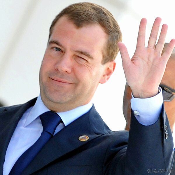 Медведев поздравил Елену Шанину с 65-м днем рождения