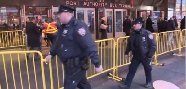 На автовокзале в Нью-Йорке прогремел взрыв