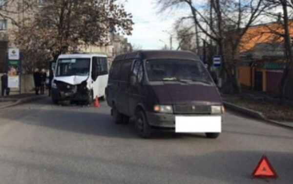 На Ставрополье шесть человек пострадали при столкновении автобусов