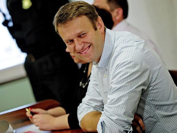 Навальный подал в ЦИК документы для регистрации кандидатом в президенты