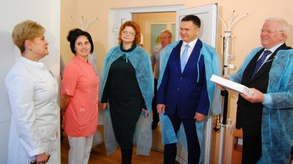 Николай Борцов помог больнице и детскому спортивному центру в Становом
