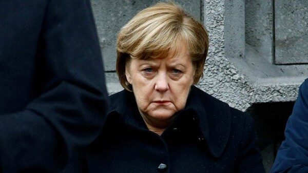 Отставки Меркель требует половина жителей Германии