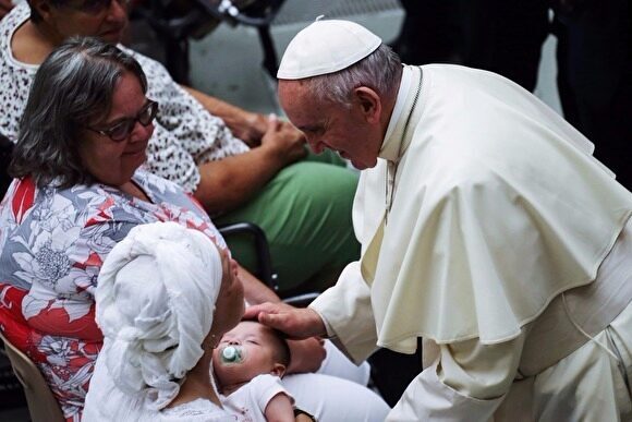 Папа римский высказался за изменение слов молитвы «Отче наш»