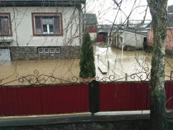 Паводок в Закарпатской области: появились новые фото