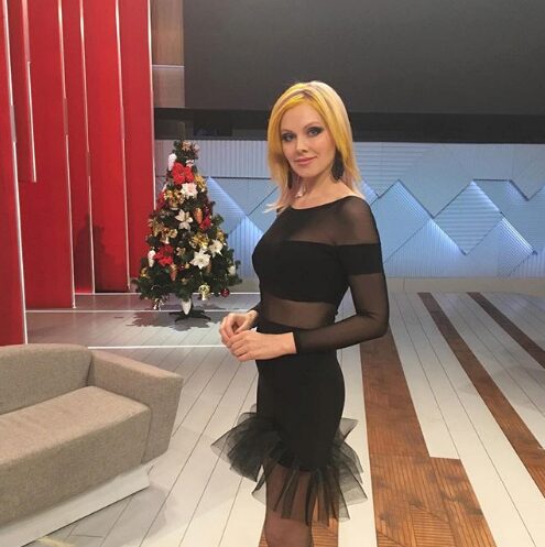 Певица Натали шокировала поклонников снимком в прозрачном мини-платье