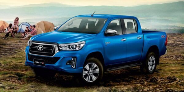 Пикап Toyota Hilux 2018 в обновленном виде поступил в продажу