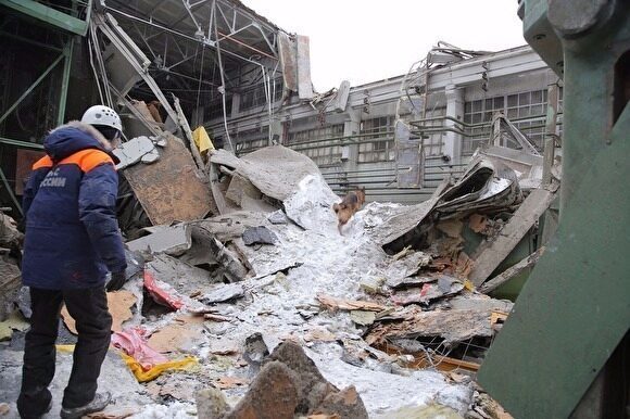 По делу об обрушении крыши на ЗиКе в Екатеринбурге предъявлены первые обвинения