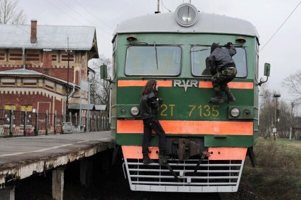 Подросток-зацепер погиб под колесами поезда