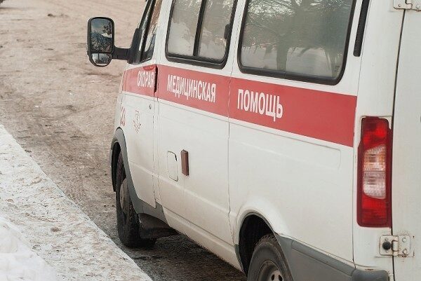 Полиция Урала расследует попытку школьницы смыть младенца в унитаз