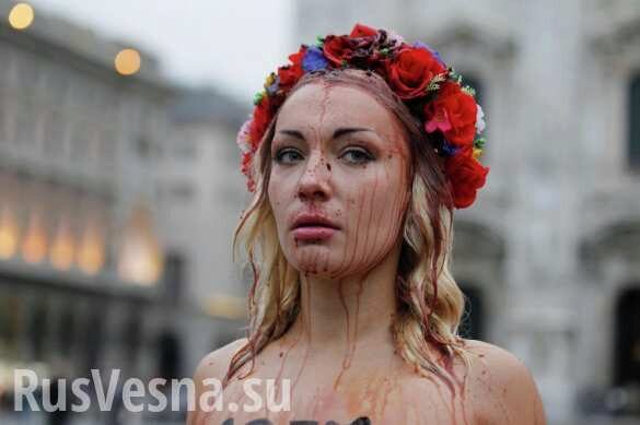 Полуголая «активистка» Femen вырвала фигуру Иисуса из вертепа — подробности скандала в Ватикане (ВИДЕО)