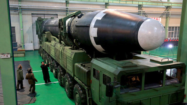 Проблему КНДР обсудили глава Генштаба ВС РФ и министр обороны Японии