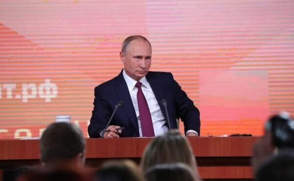 Путин освободит россиян от части задолженностей