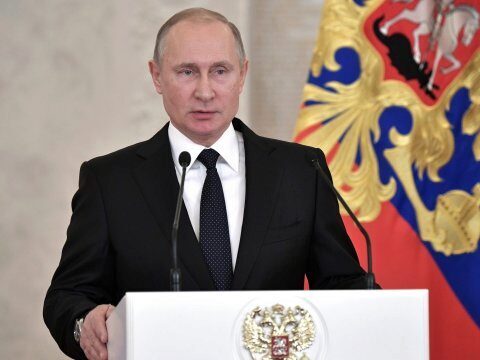 Путин подписал закон о повышении МРОТ до прожиточного минимума