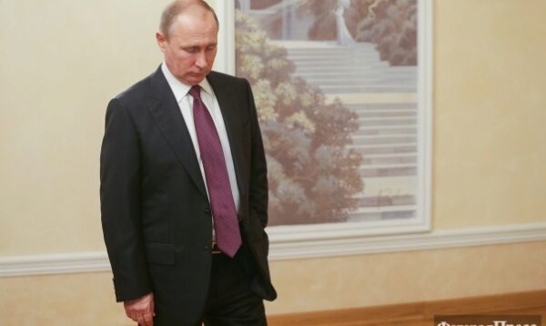 Путин поручил ограничить рост тарифов на электроэнергию