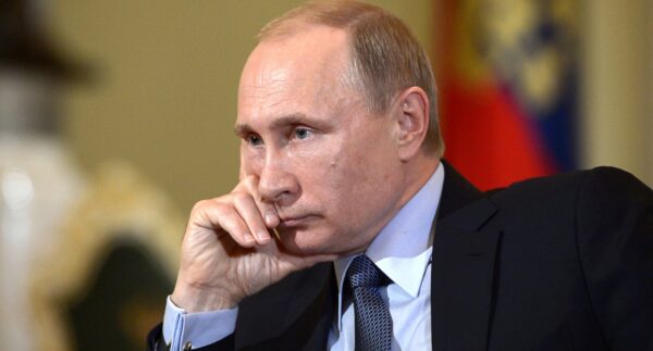 Путин выступил за свободу в интернете