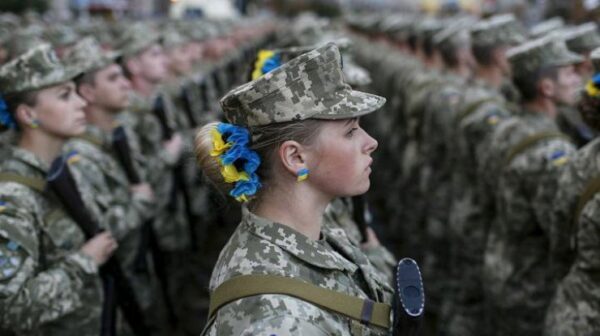 Рада сделала шаг к согласию женщинам командовать в армии