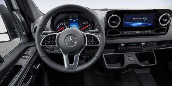 Рассекречен салон нового фургона Mercedes-Benz Sprinter