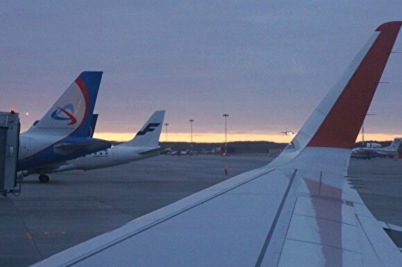 Рейс «Руслайна» в Екатеринбург задерживается на 15 часов. Пассажиры ночевали в аэропорту