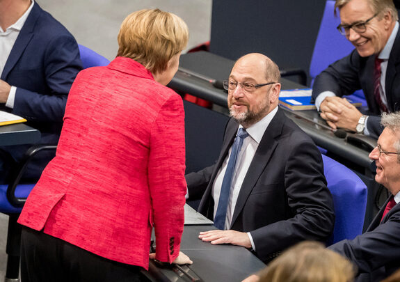 Руководство социал-демократов согласовало переговоры о коалиции с партией Меркель