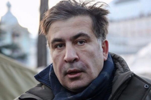 Саакашвили отправил Порошенко письма с предложением мира