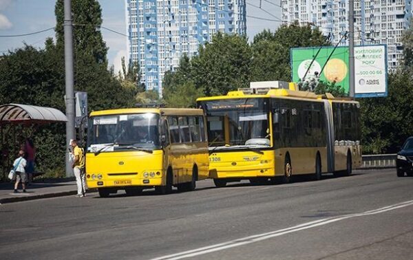 Сегодня в Киеве общественный транспорт будет работать на 3 часа дольше