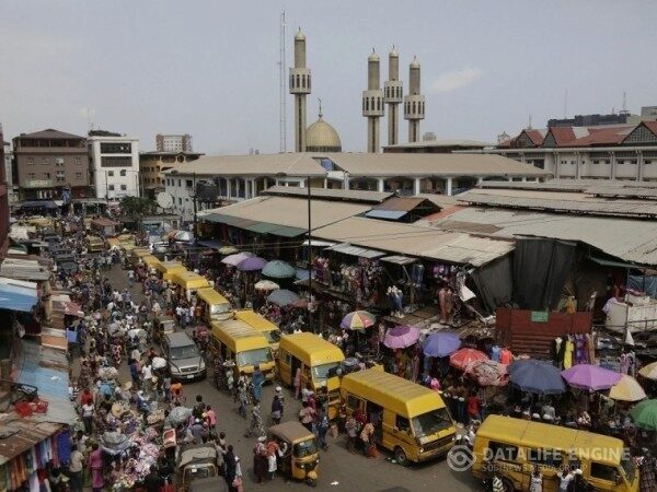 Смертники подорвали себя на многолюдном рынке — Теракт в Нигерии