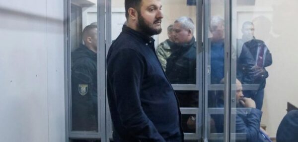 СМИ: суд вернул сыну Авакова загранпаспорт и снял браслет