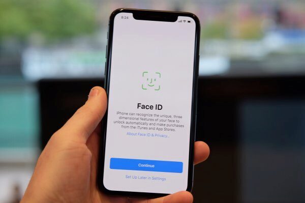 Сотрудник Apple назвал аналоги технологии FaceID "омерзительными"