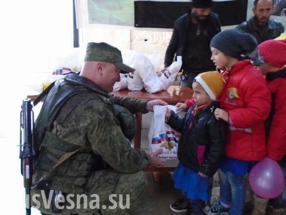 Свободный от банд райский уголок Сирии: слёзы, дети и «обнимашки» с российскими военными (ФОТО)