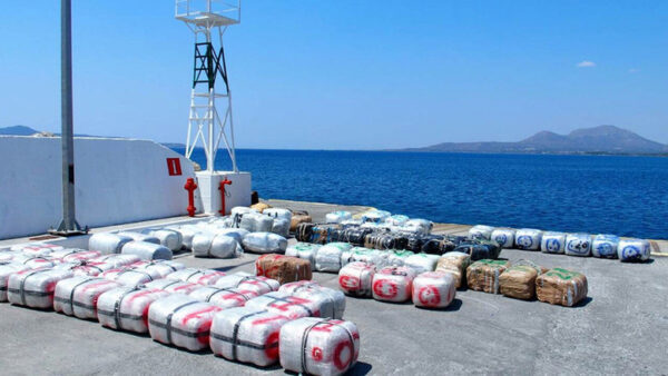 У берегов Греции задержан буксир с 6 тоннами марихуаны