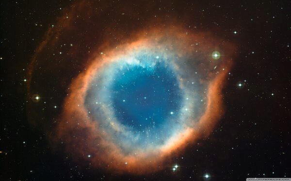 Уфологи: В Туманности Ориона М42 обнаружено огромное НЛО в форме цилиндра