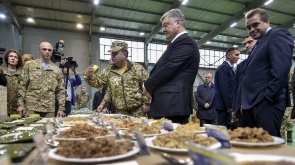 Украинским военным могут поменять мясо на сухие молочные продукты в пайках