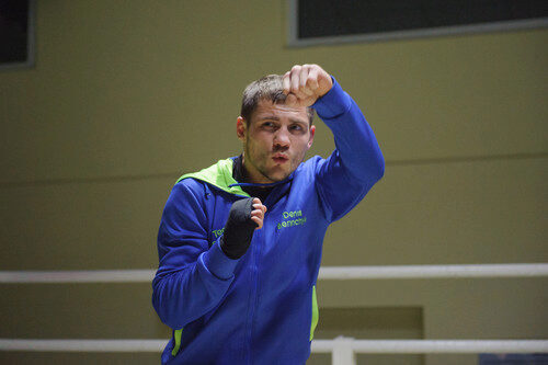 Украинский вечер бокса. Беринчик отстоял чемпионский пояс нокаутом в шестом раунде