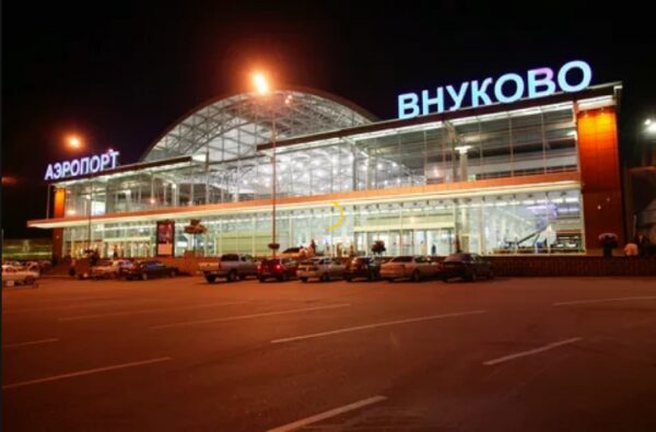 В аэропортах Москвы задержали более 40 рейсов