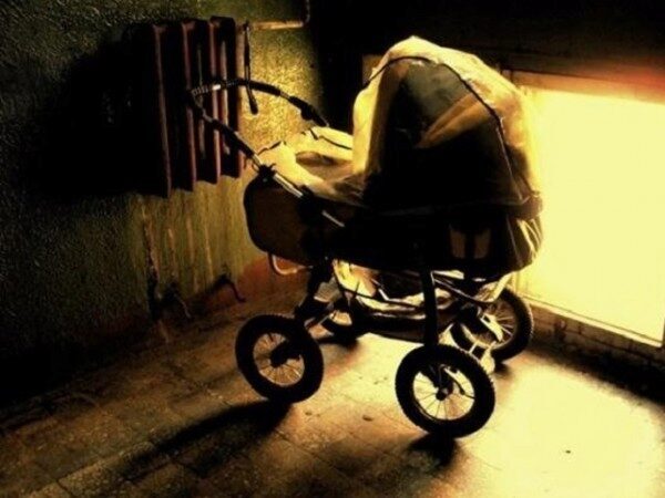 В Алапаевске ночью эвакуировали 10 человек из-за возгорания детской коляски