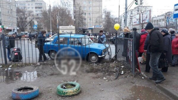 В Автозаводском районе сбили женщину с новорожденным ребенком