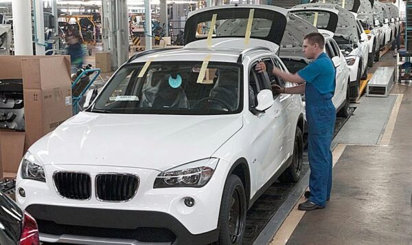 В BMW начали переговоры о строительстве завода в Подмосковье и под Питером