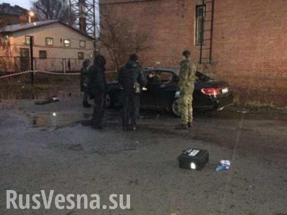 В Днепропетровске возле суда подорвали автомобиль прокурора (ФОТО)