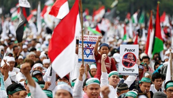 В Джакарте 40 тыс человек протестуют против решения Трампа по Иерусалиму