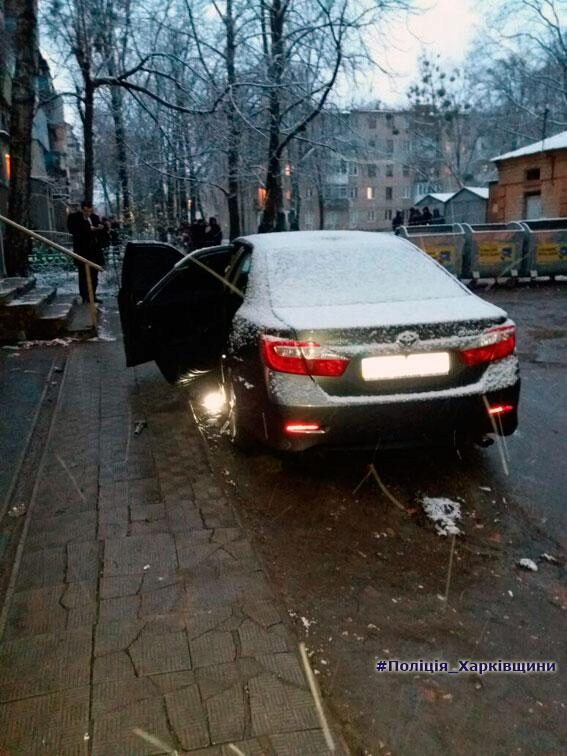 В Харькове взорвали машину майора полиции (ФОТО)