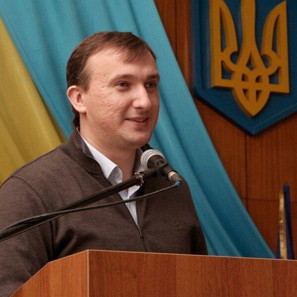 В Ирпени во время сессии украинский гимн был прерван российским