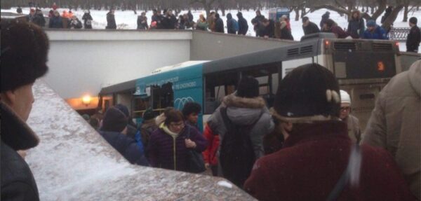 В Москве автобус въехал в подземный переход, есть погибшие