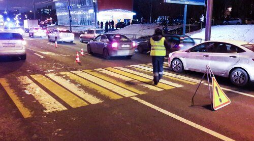 В Москве мусоровоз врезался в рейсовый автобус