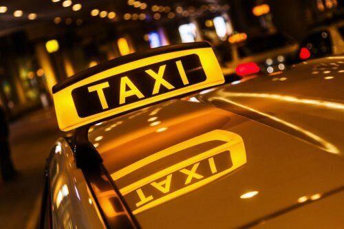 В Москве таксист подвёз гражданина Турции за 10 тысяч рублей