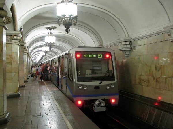 В Москве в новогоднюю ночь работу метро обеспечат 11 тысяч сотрудников