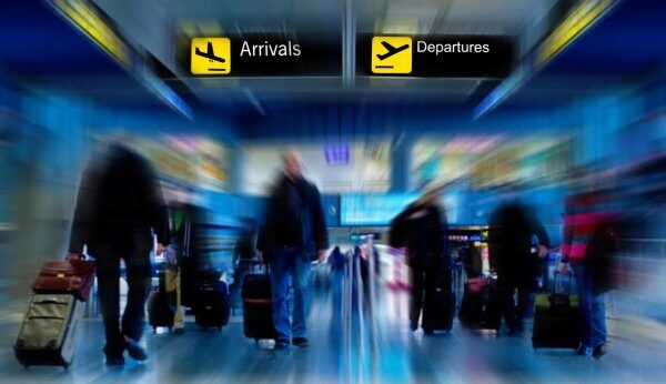В новогодние праздники должники смогут погасить задолженность в аэропортах