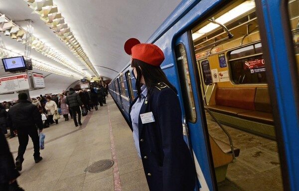 В Новосибирске на станции метро «Площадь Маркса» женщина упала на рельсы